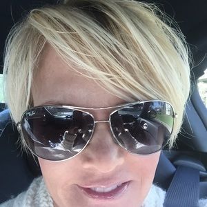 Meet your Posher, Liz